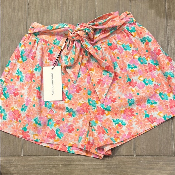 Something Navy Linen Floral Women's Shorts - Picture 5 of 14